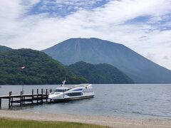 遊覧船で来る、って手もありますね。