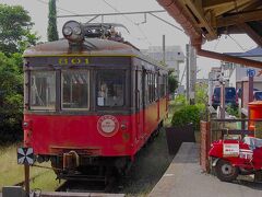 銚子電鉄というとこの車両とこの色使いの印象です。
外川に静態保存されているのですが、この当時で5年前引退ですが、ちょっと残念な感じになっていました。海が近いので保存は大変なのかもとは思います。
でも、銚子電鉄のシンボルには変わりありません。
お金があれば動かせるんでしょうが。。。