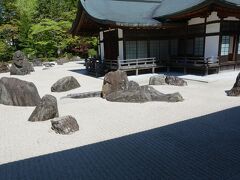 別殿から見た、奥殿と、それを取り囲む蟠龍庭。