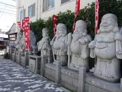 菖蒲七福神
微笑ましい感じです。
ついつい記念写真を撮りたくなるスポットです。