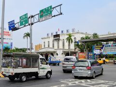 鈍行列車に揺られる事１時間ほど、お隣の市、台南に到着。
台「南」と言う名前だから最南端かと思いきや、屏東県、台東市、高雄市より北。