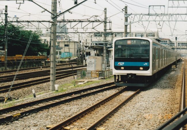京浜東北線とすれ違う