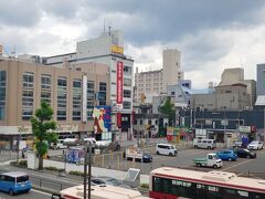 駅前です
最後にこの辺来たのは　2015年に
仕事で支援に　来たとき以来なので
久しぶりです

近県だと　逆に来る機会ないですね