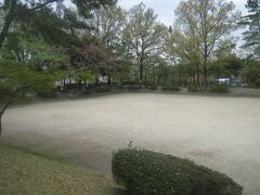 ここの裏側にある公園が、名前からしておどろおどろしい血の池公園。