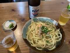 ある日の昼食
宿泊に朝食が付いていないのでがっつり食べることが出来ます。
ホテルから歩いて行ける、八重山そばの来夏世さんに行きました。シンプルながらも美味しいおそばで、またお店の雰囲気がとっても良かったです。