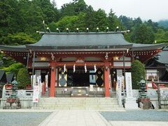 まずは参拝。立派な拝殿ですが、本社は大山山頂にあります。