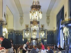 旅行三日目です。今朝も又「サラ・ベルナールレストラン」での朝食です。
今日はまず旧王宮（プラハ城）の見学からスタートです。