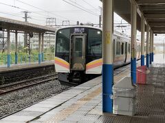 次に乗るのは羽越本線新潟行き。
新発田城へ行くため新発田駅まで約20分の乗車です。