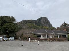 ホテルのチェックインまで時間があったので、御船山楽園を散歩しました。
冬だったので景色は寂しいですが、春夏秋はそれぞれ顔が違って綺麗なのだろうと思います。