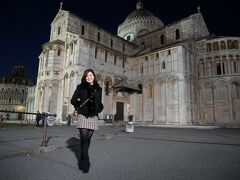 【Piazza del Duomo】
夜のピサ観光、１月というオフシーズンなのもありほとんど人がおらず、斜塔も私たちだけの貸し切りで、最高でした。
