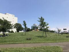 大森ふるさとの浜辺公園。

小学生の団体がお弁当を食べていた。遠足かな。