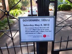 ガバメントハウス(総督官邸)はイベントのため入場出来ませんでした。
13:30から始まる最初のツアーに参加することにして出直します。
