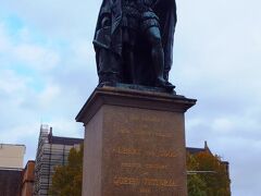 アルバート公像 (Prince Albert Statue)
ヴィクトリア女王像からマクアリー・ストリート(Macquarie St)を挟んで反対側にあります。