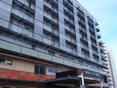 今日から２泊お世話になる｢サガシティホテル｣です
佐賀駅南口から歩いても５分弱と大変便利な立地