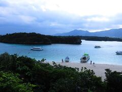 川平湾（かびらわん）の絶景が広がっていました。