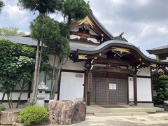 長命寺は東に向いているんですね。
西から入った。