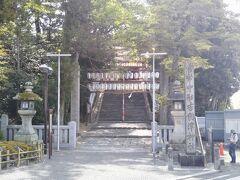 吉備津神社の入口。
備中国の一宮。祭神は吉備の国開拓の大祖神として崇められ、桃太郎伝説のモデルとなった大吉備津彦大神。
