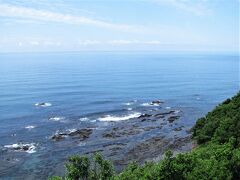 旧国道２６０号線沿いに在る景勝地「磯笛岬展望台」に来ました、

英虞湾と太平洋が一望出来る素晴らしい展望台です～、晴れた日なら夕陽も素晴らしいスポットです。日本の夕陽１００選にも選ばれてます。

＊詳細はクチコミでお願いします