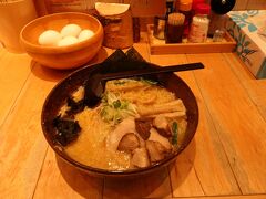 昼は毎度おなじみの白樺山荘味噌ラーメン
この段階で利尻行き飛ぶことが決定、まずは第一段階クリア