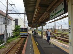 朝にも乗った区間を走って、4つめの安善駅で降りた。