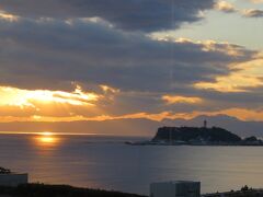 湘南・夕日の海
＜神奈川：江の島　2015年2月＞