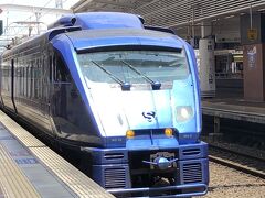 　特急ソニック23号　12：19発　が入線してきました。青いソニックです。小倉まで5駅です。