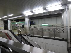 と、この駅２段式でした。間違えないようにのりばに注意。