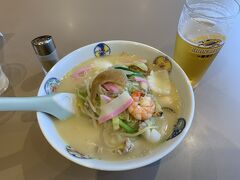 ある日の夕食
中華街にある江山楼さんの特上ちゃんぽんを食べました。

これが、もう、スーパークリーミーで本当に美味しかったです。ちゃんぽんは某チェーン店でしか食べた事がなく、充分美味しいと思っていましたが、ここのお店のちゃんぽんはめちゃくちゃ濃厚でいろんな具材の味がします。

そして濃厚でボリューミーなのに美味しくてあっという間に食べてしまいました。