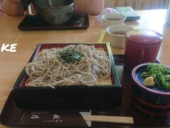 三井寺でまずはお昼。そば、おいしかったです
