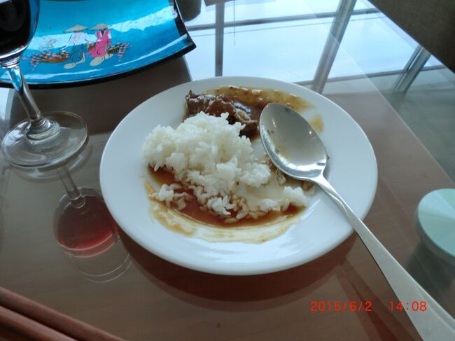 ANAラウンジ:昼飯時間帯なので腹に入れました。