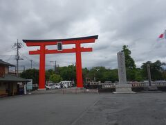 さてと，神様にお参りして，おなかがすきました。