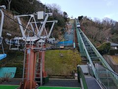 三方五湖レインボーラインの有料道路は1060円。
レインボーライン山頂公園に行くには、リフトかケーブルカー900円を利用。
行きはリフトでGO～♪
