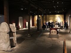 続いて歴史博物館（Gotland Fornsalen）に入館（120SEK＝約1,490円）。

ゴットランド島で出土した数々の遺品が展示されており、特にルーン石碑の多さには目を見張るものがある博物館です。