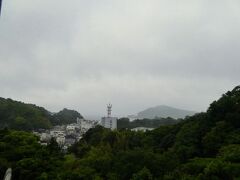 おはようございます。
わかってはいましたが、日の出を拝むどころか雨。