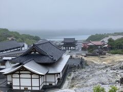 後方から（遠くに宇曽利山湖）