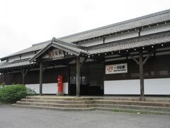 近くにJR一身田駅があります。
味のある駅ですね。