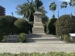 鹿児島に着きました。

駅からホテルでタクシーで向かう途中に大久保利通像があります。
本日からはドーミーイン鹿児島に宿泊します。

旅行予約サイトで6泊7日食事なし41,800円でした。
この旅は[サウナに泊まる]が裏テーマであるため、サウナに定評のあるドーミーインさんに基本的に宿泊をしています。

福岡、長崎、熊本に比べ鹿児島、宮崎、大分のドーミーイン宿泊単価が若干上がってきました。市内のホテル数、立地の問題なの宿泊時期の問題なのかは分かりません。