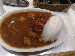 行って食べてみたメニューを先にご紹介

6月12日
モンスナック
カツカレー