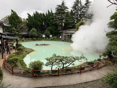 せっかくなので別府地獄めぐりをしました。

まずは白池地獄
地獄めぐりって、入湯巡りではなく観覧巡りだということにここで初めて気が付きました。
