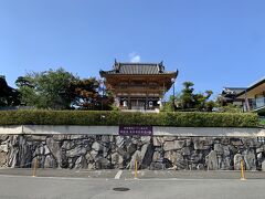 阪急で総持寺駅に行き、そこから10分ほど歩いて総持寺に到着。こちらも高野山真言宗のお寺で本尊は千手観音、西国三十三所第22番札所です。
