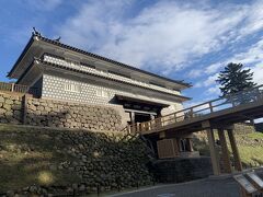 金沢城の辺りをお散歩しながら21世紀美術館へ
