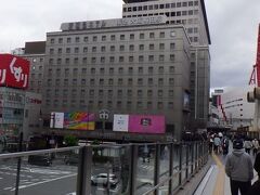 大阪梅田駅
2日目に高槻へ行くのに利用した。
百貨店が併設されているが、緊急事態宣言により休業していた。