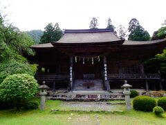 天台宗のお寺で、ご本尊は薬師如来像。

ここは「若狭の社寺建造物群と文化的景観－神仏習合を基調とした中世景観」の一つで、過去に暫定リストへ提案された日本の世界遺産候補でもある。