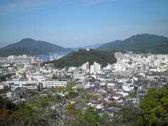 愛宕山（愛宕公園展望台）にやってきました。ここからも宇和島城が見えます。