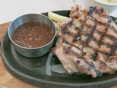 ファミレスで晩御飯。