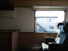 しかも確保した席は往復共にグランクラス越えの広さを誇る「2号車」でした。お陰でゆったり移動出来て楽ちん楽ちん。