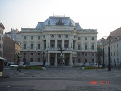 こちらは「スロバキア国立劇場」

バレエ公演やオーケストラなどで、使われます。
なんと、映画版「のだめカンタービレ」の撮影も行われた場所だとか