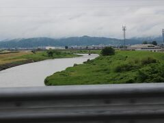 こちら(富山県)小矢部川までの道中、石川県金沢市付近は前方がよく見えない位の土砂降りでした・・