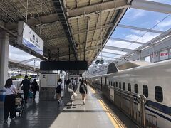 岡山駅でのぞみNo.1下車。結局、24分遅延でした。