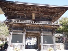 筑波山神社随神門（旧中禅寺仁王門）
立派な門です
